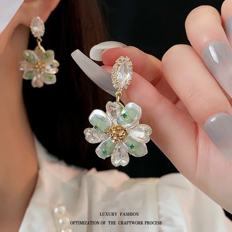 Kiss Jewelry Luxury Rhinestone Flower Earings