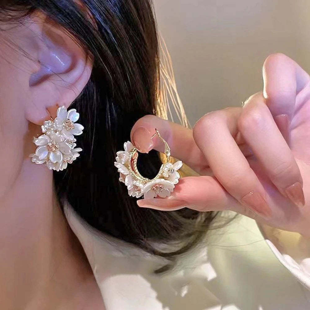 Kiss Jewelry Luxury Rhinestone Flower Earings