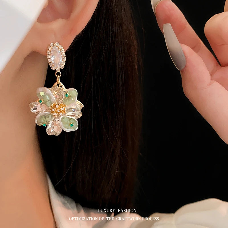 Kiss Jewelry Luxury Rhinestone Flower Earings